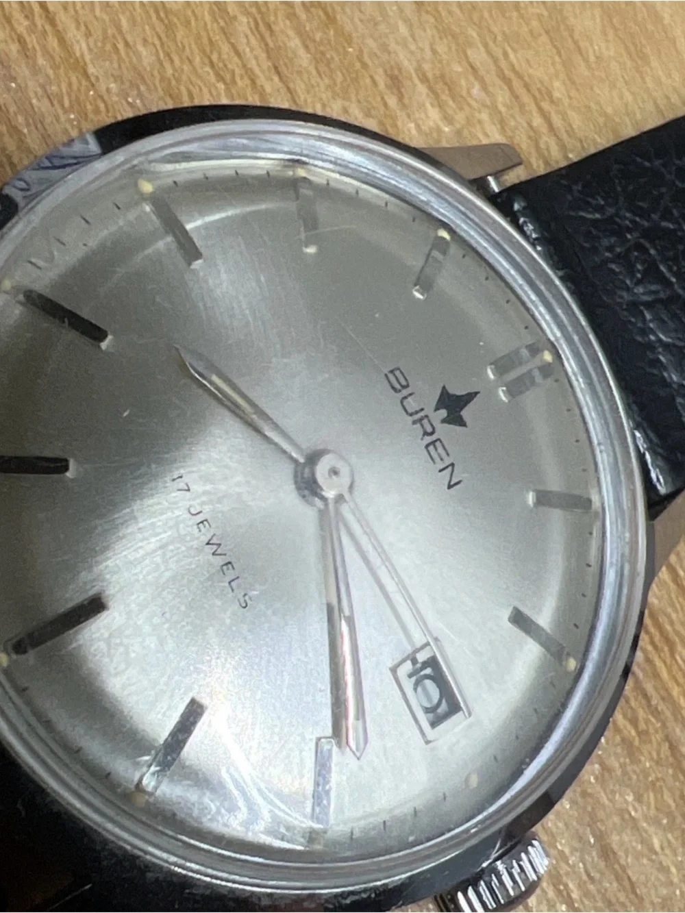 Vintage Buren 17 Jewels Mechanical Mens Dress Watch Runs Smoothly
